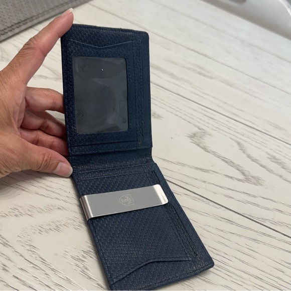 Elegant Navy Blue Card Holder - Picture 3 of 5